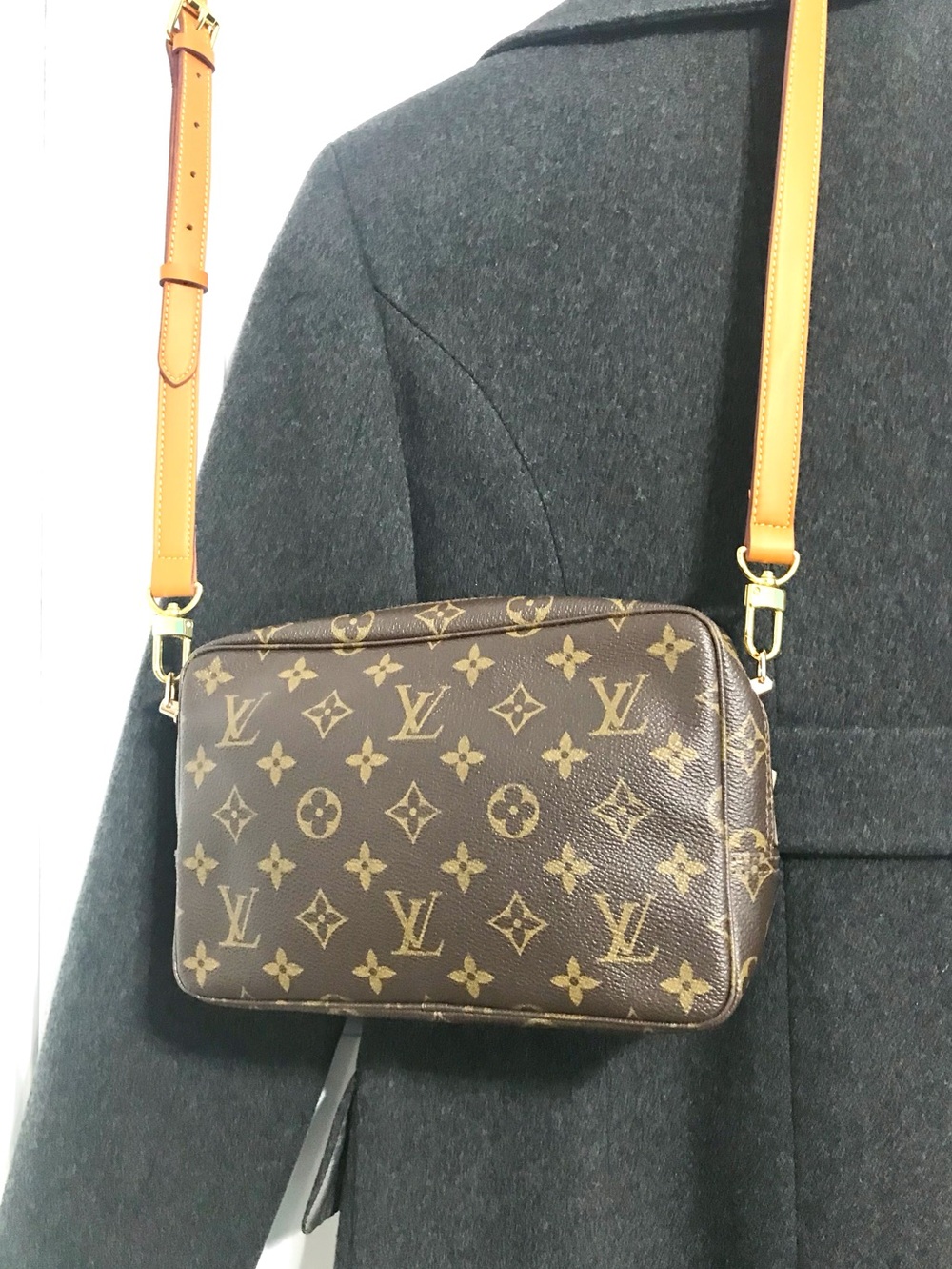 ✅LV TROUSSE 23 CLUTCH 832 AUTHENTIC LOUIS VUITTON MONOGRAM
